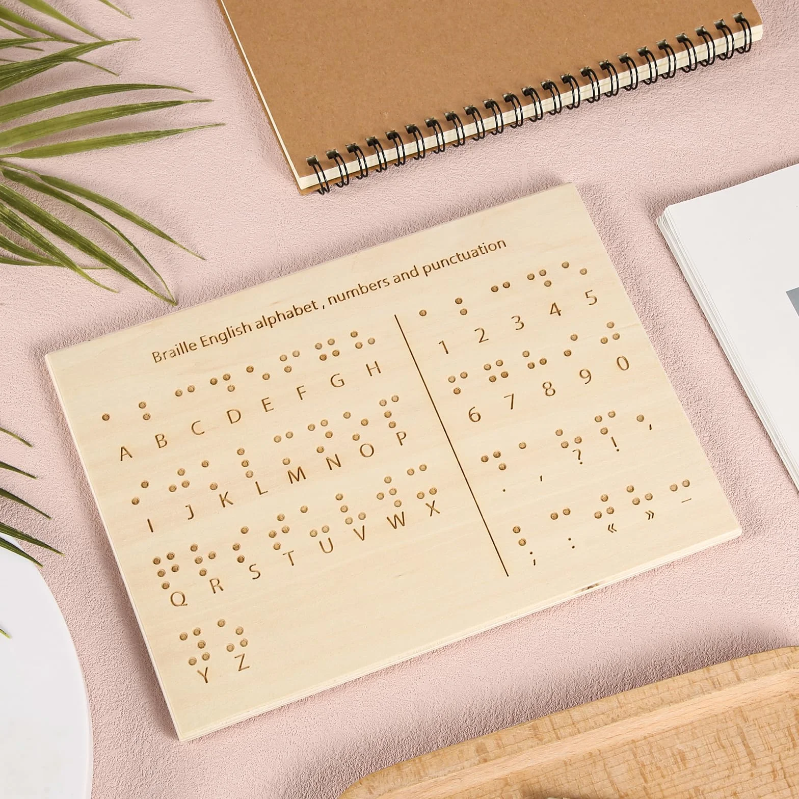 Drewniana Tablica Alfabetu Braille'a, Tablica Alfabetu Braille'a i Numerów Rzezbione Kropki Podstrunnica Braille'a Narzedzie Edukacyjne Montessori dla Wszystkich Grup Wiekowych
