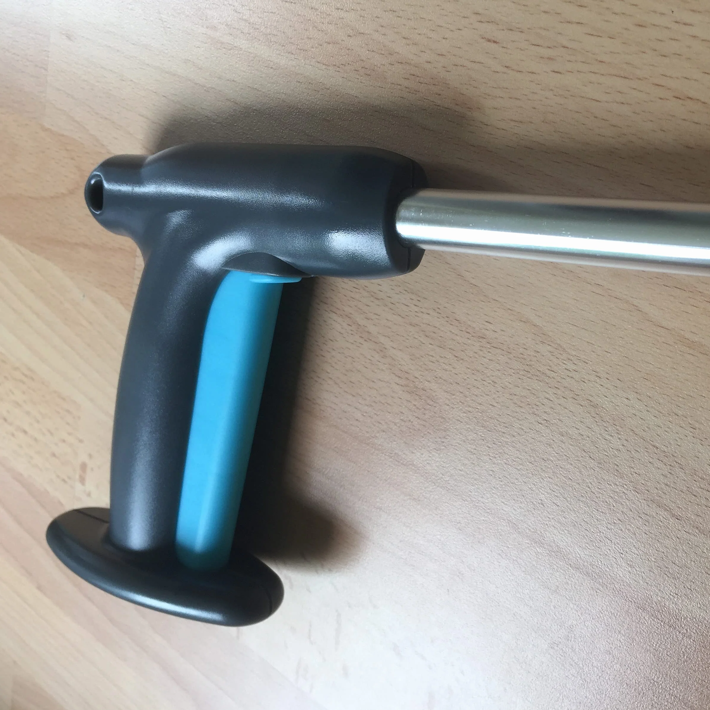 NRS Healthcare Combi-Reacher – 81 cm (32 cale) pomoc do chwytania, kij chwytakowy i zbieracz żwirku
